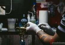 Manipulación de los materiales a la hora de tatuar Manipulación de los materiales a la hora de tatuar